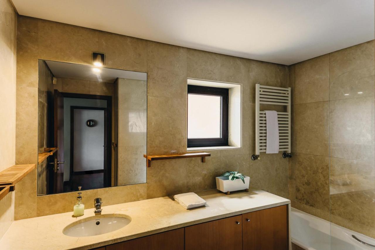 Riverfront Haven Family'S Choice With Free Garage OOporto Extérieur photo